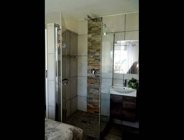 2 BEDROOM APARTMENT FOR SALE IN HARTENBOS CENTRAL